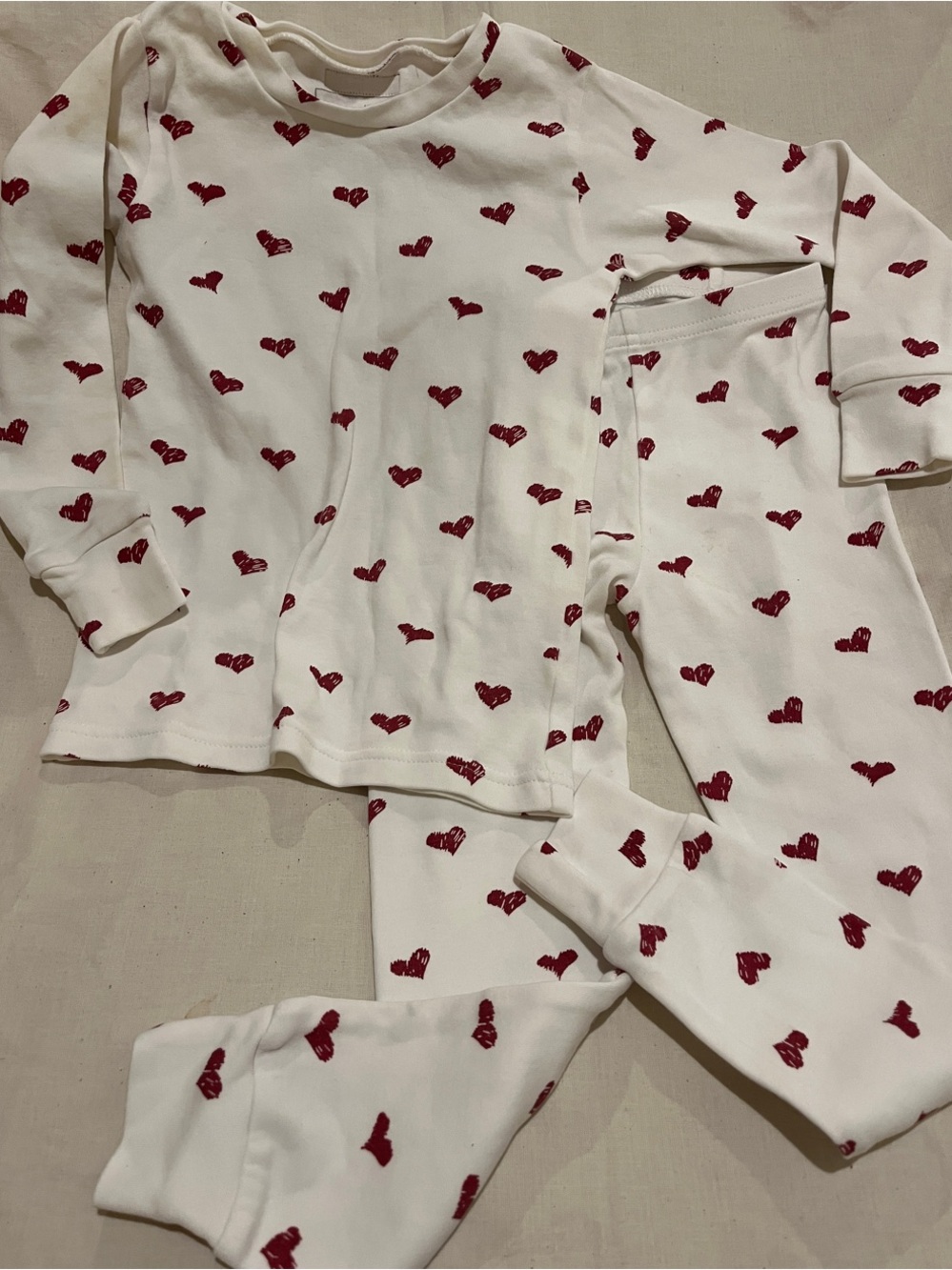 L'ovedbaby White Pajama Set with Red Heart Print